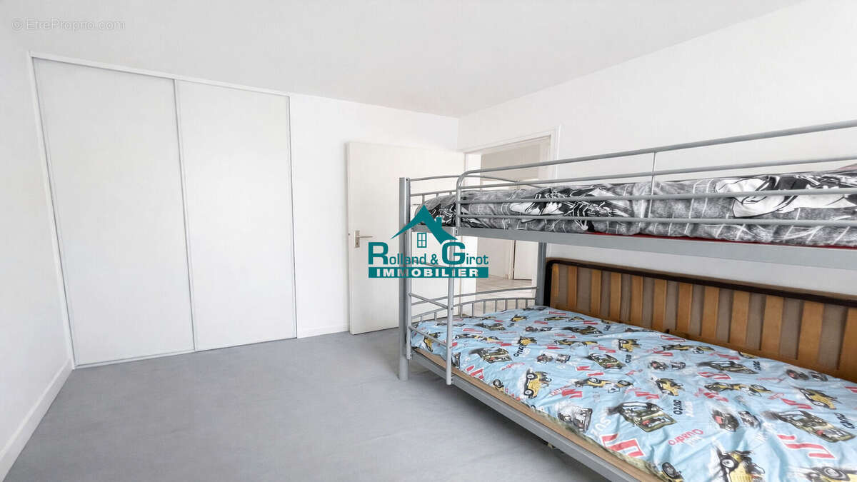 Appartement à LA MEZIERE