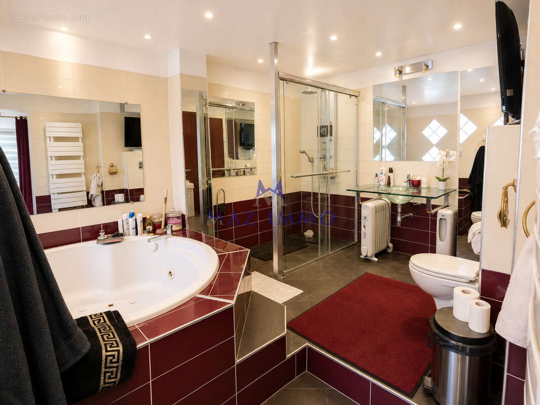 Appartement à MANDELIEU-LA-NAPOULE