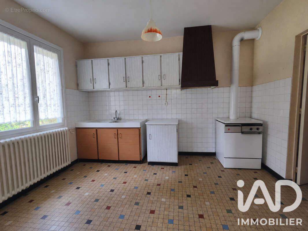 Maison 86 m² à Saint-Medard-De-Guizieres  - photo 3