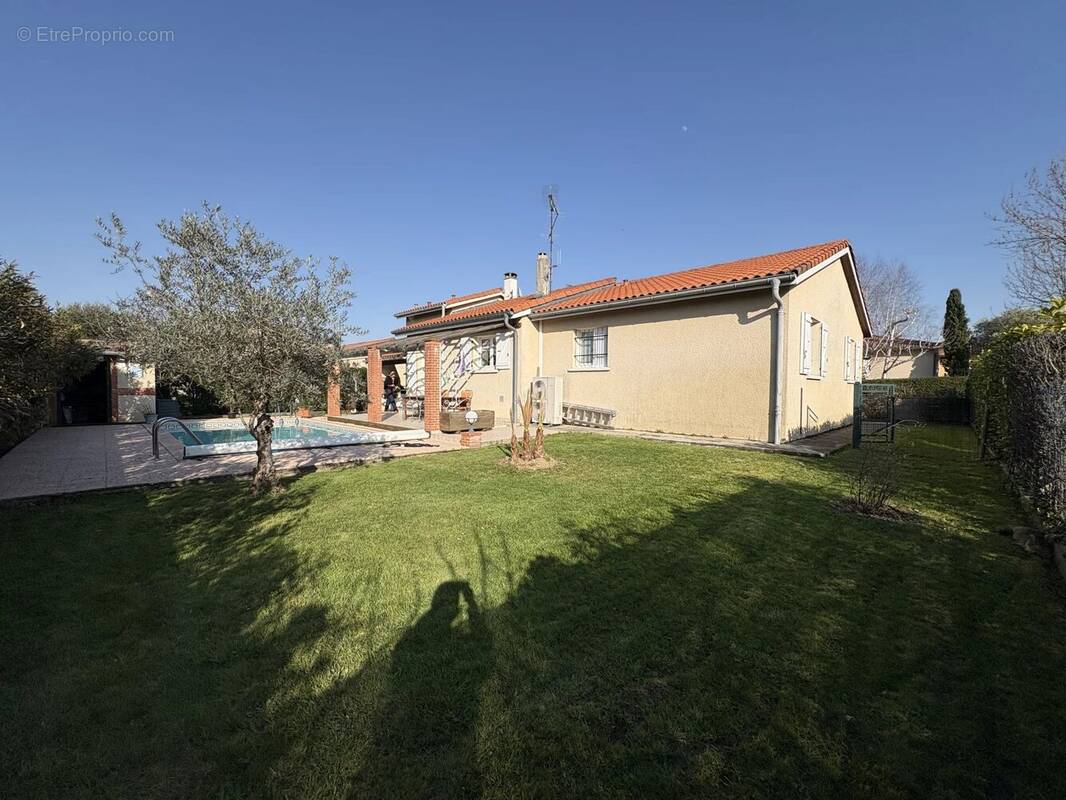 Maison à LA SALVETAT-SAINT-GILLES