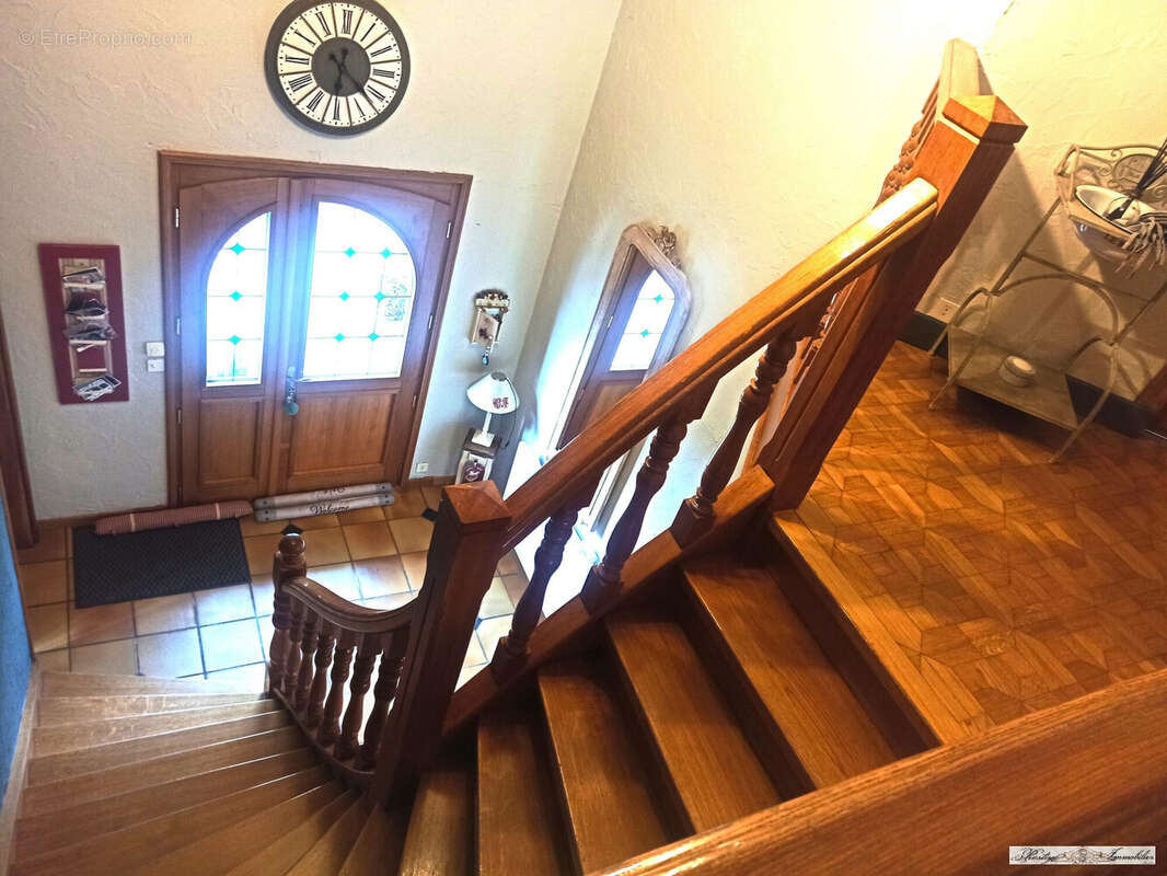 Maison 250 m² à Cappelle-Brouck  - photo 2