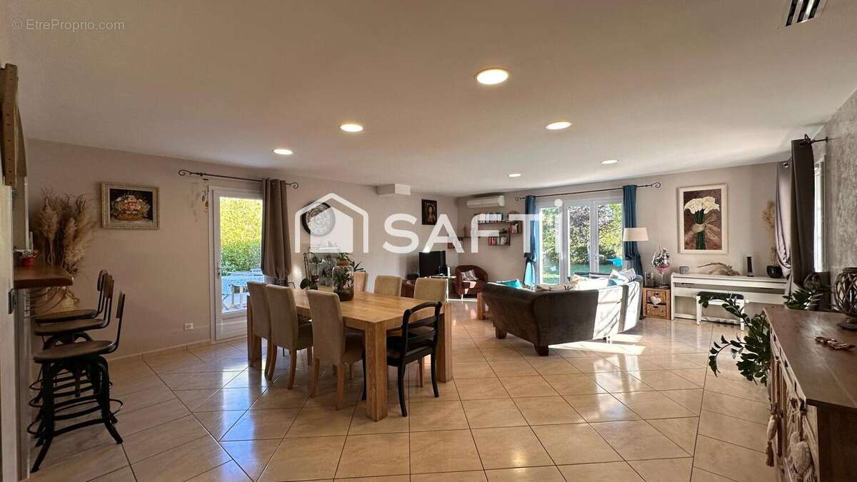 Photo 2 - Maison à SAINT-MAXIMIN-LA-SAINTE-BAUME