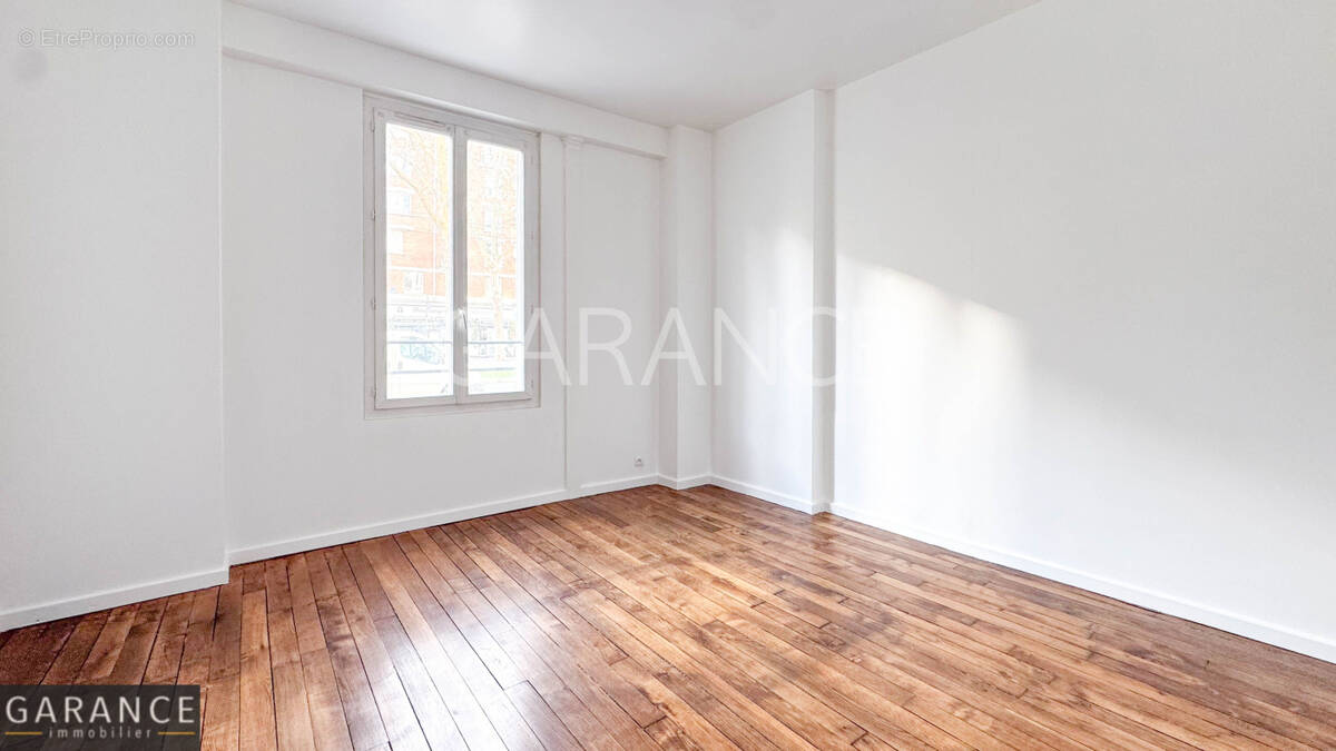 Appartement à PARIS-14E