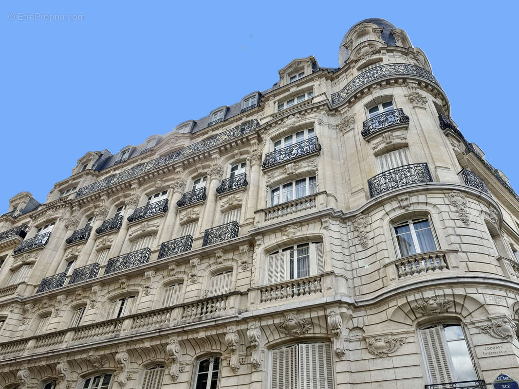 Dernier etage - place de la nation - photo 2