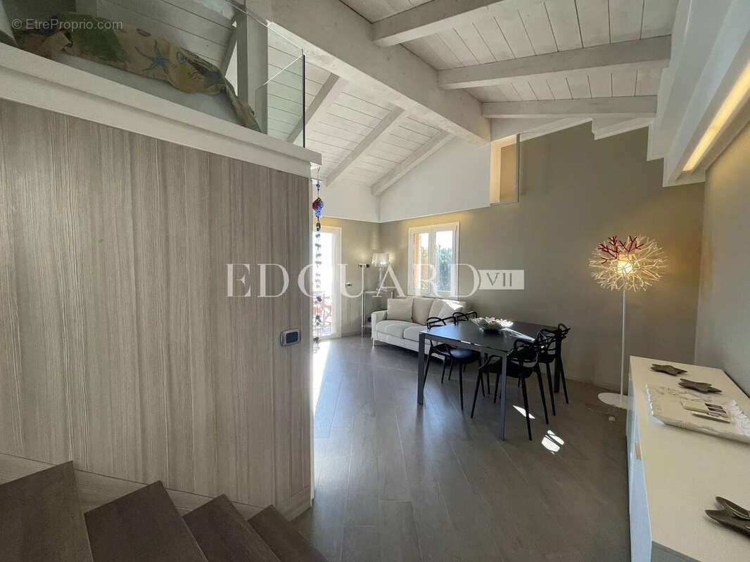 Appartement à ROQUEBRUNE-CAP-MARTIN