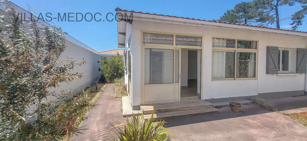 Maison à VENDAYS-MONTALIVET