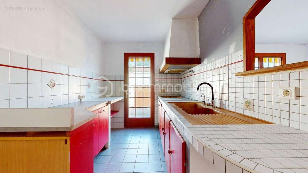 Maison à Fort Potentiel avec Dépendances – Cœur de Village - photo 10