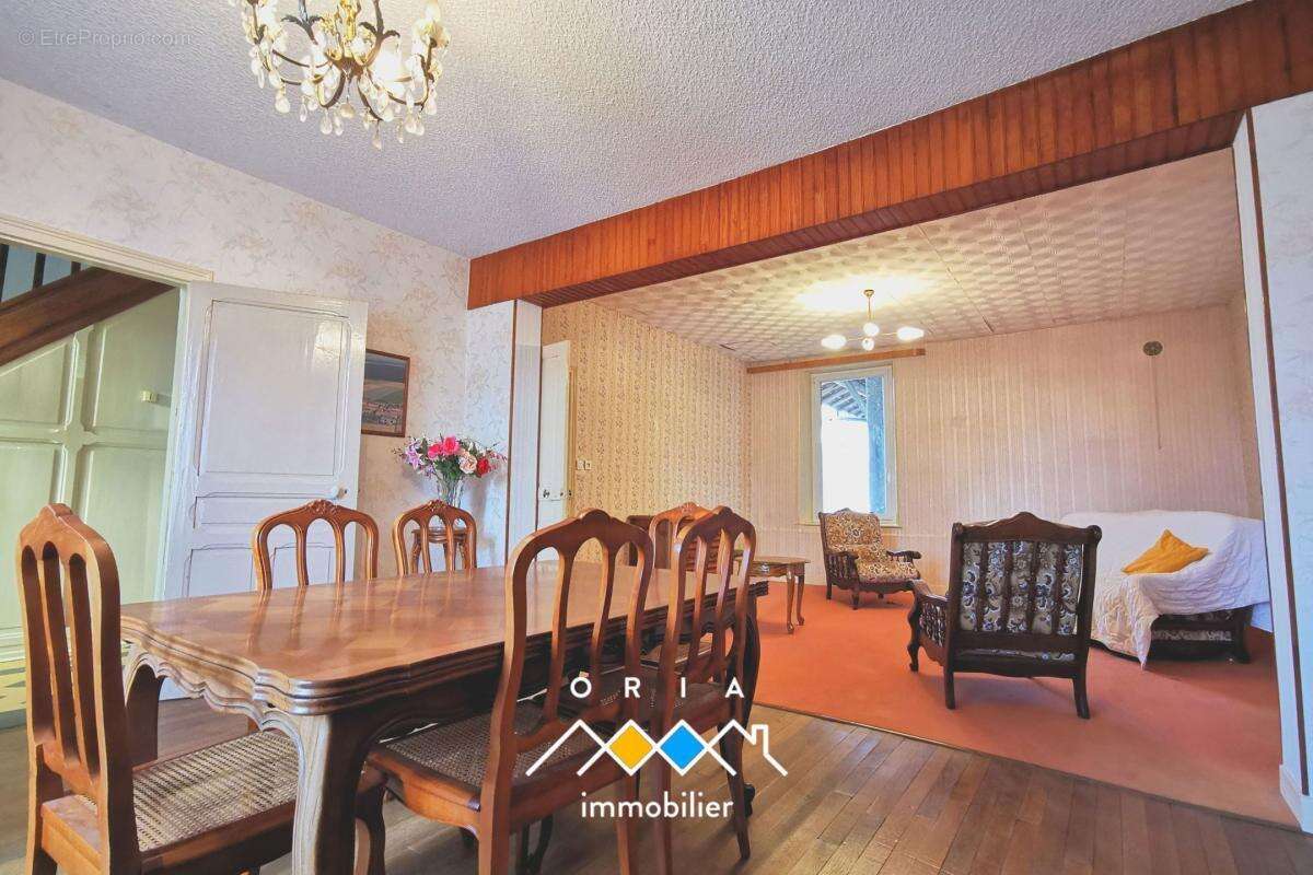 Maison à VIEVILLE-EN-HAYE