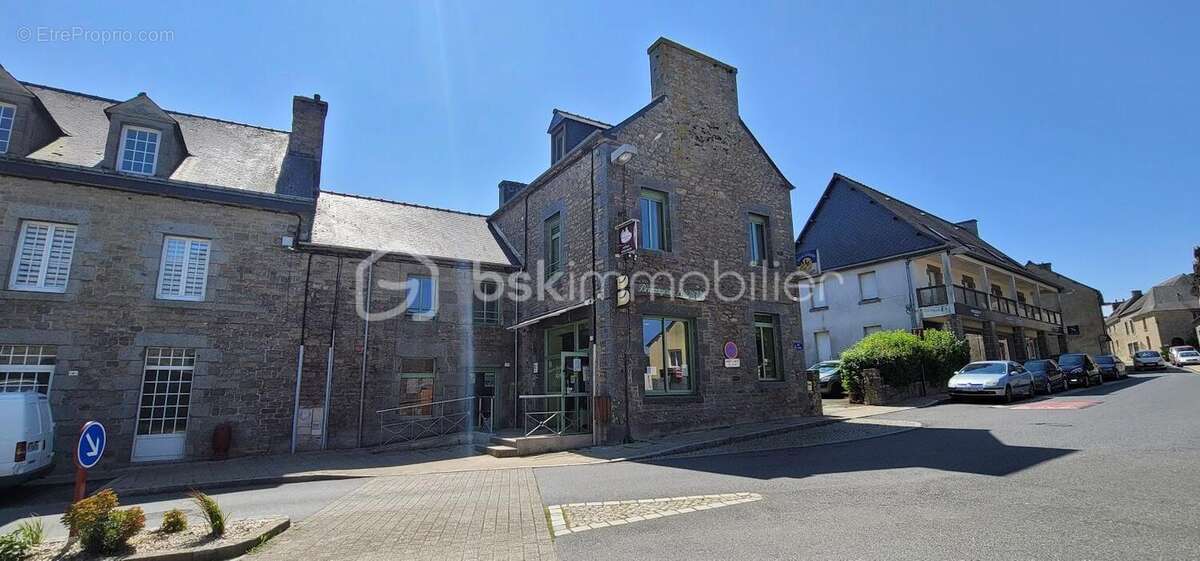 Commerce à COLLINEE