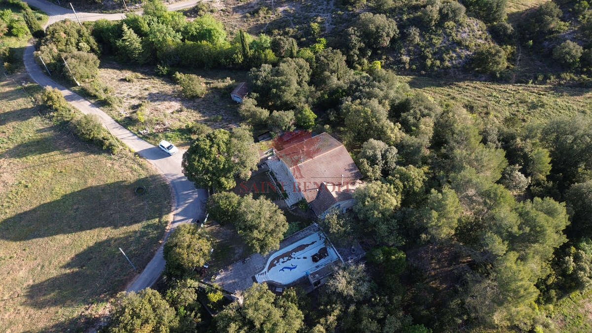 Villa de type t6 avec une piscine sur une parcelle de 5770m2 - photo 29