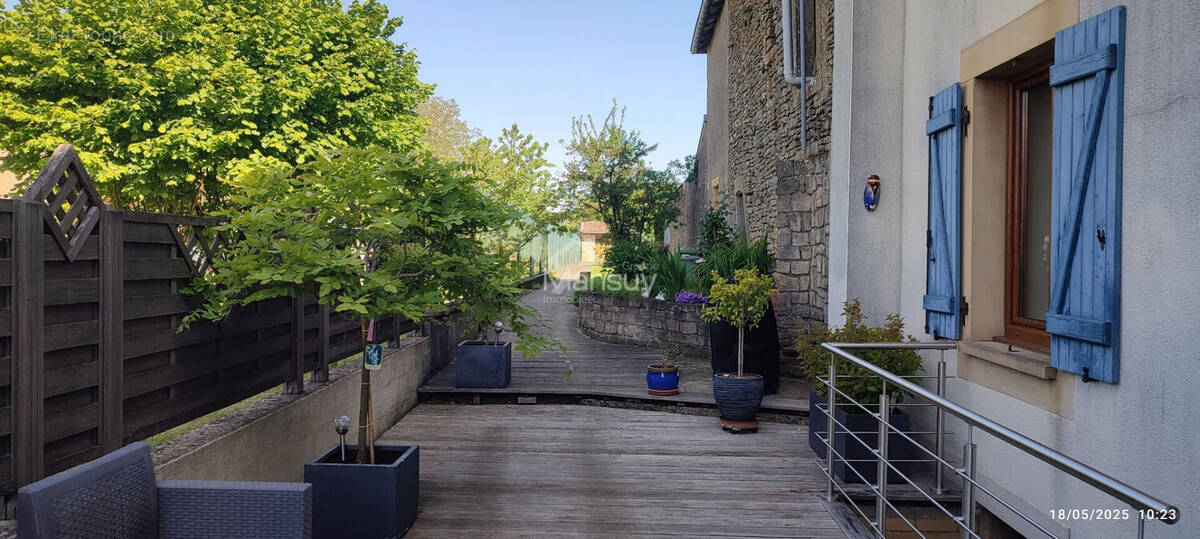 Maison à AVRIL
