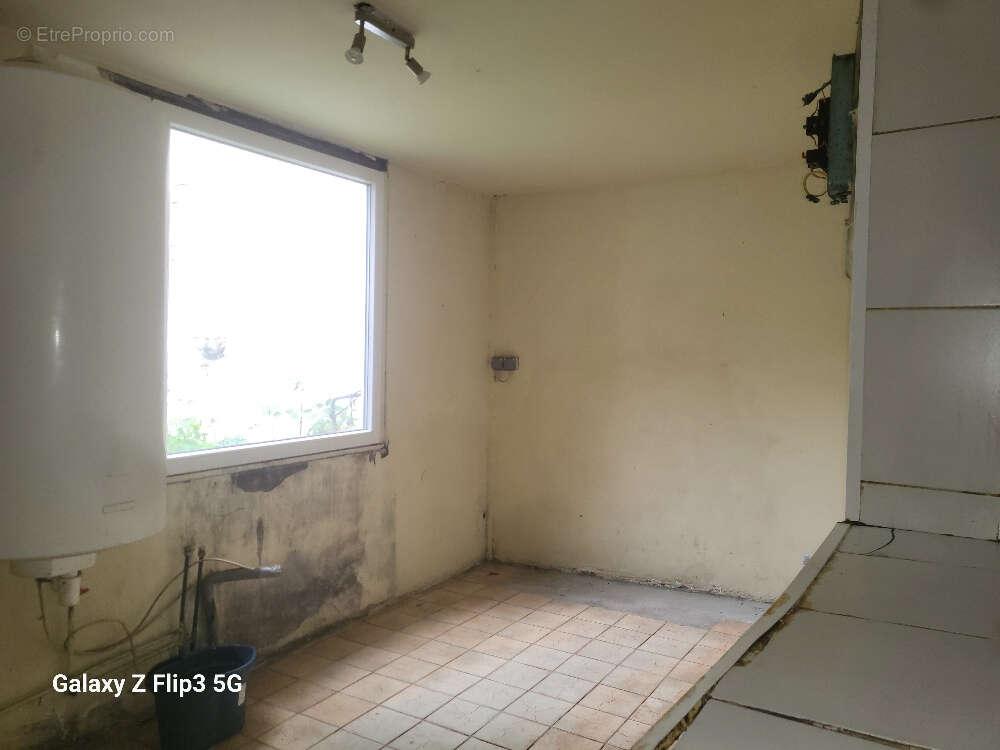 Local commercial 160 m² plus 60 M² jardin - photo 8