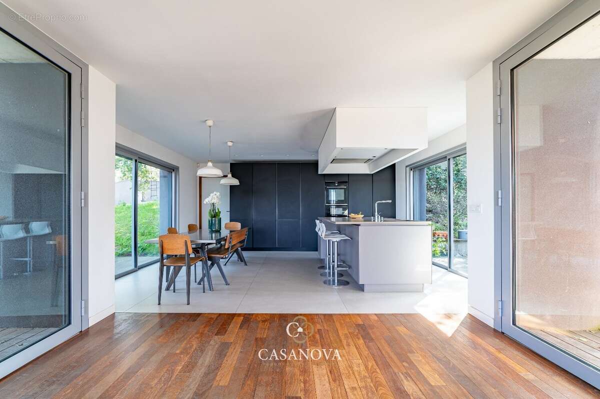 Villa contemporaine de plain-pied avec piscine et grand terrain à Castelnau-le-Lez - photo 12
