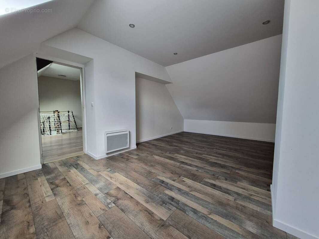 Maison à BRIIS-SOUS-FORGES