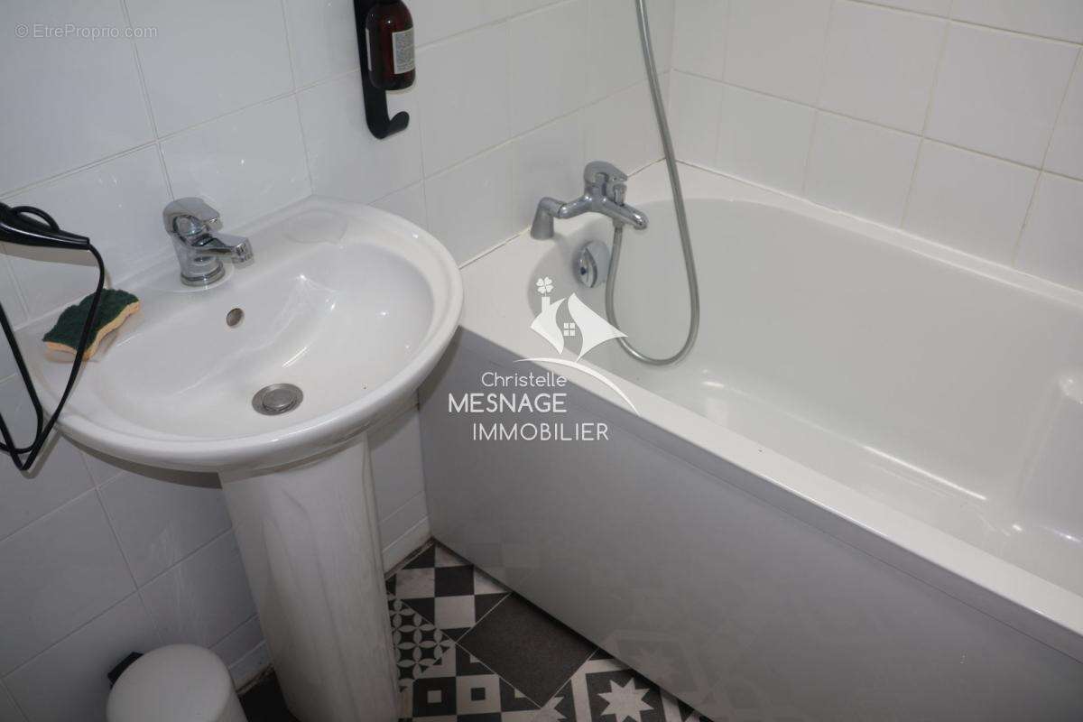 À vendre chez Christelle Mesnage Immobilier Ensemble immobil - photo 12