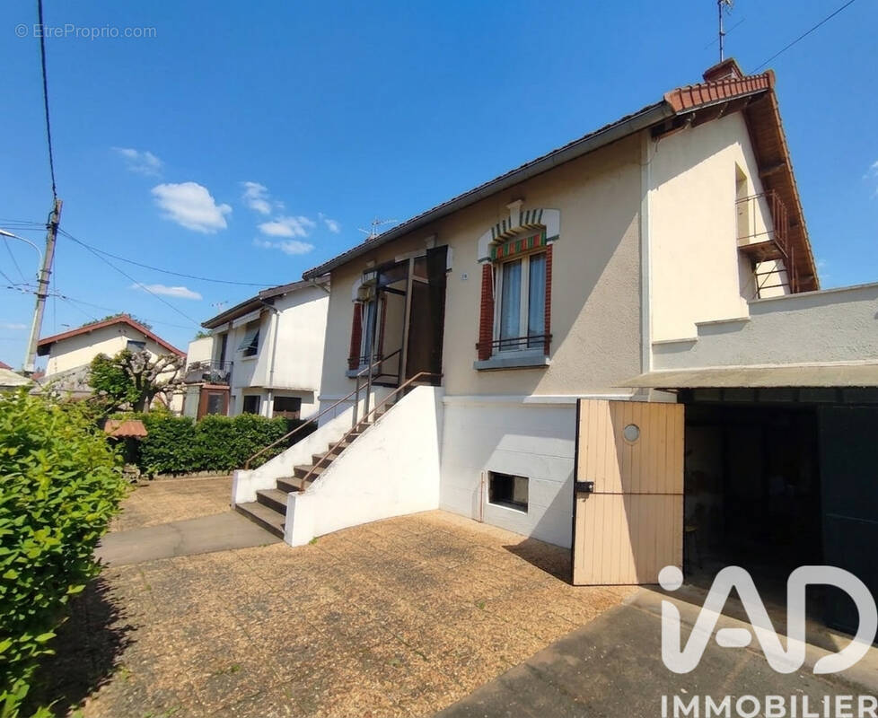 Photo 1 - Maison à MONTLUCON