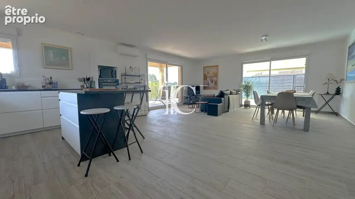 Villa de plain pied double garage et piscine - photo 5