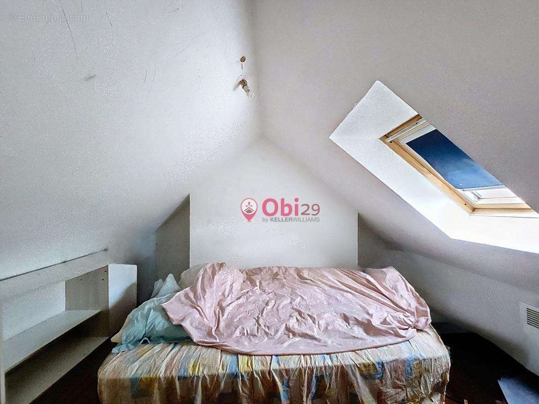 Maison à CHATEAUNEUF-DU-FAOU