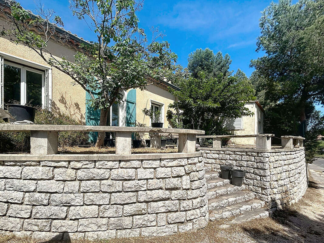 Maison à SAINT-VICTORET