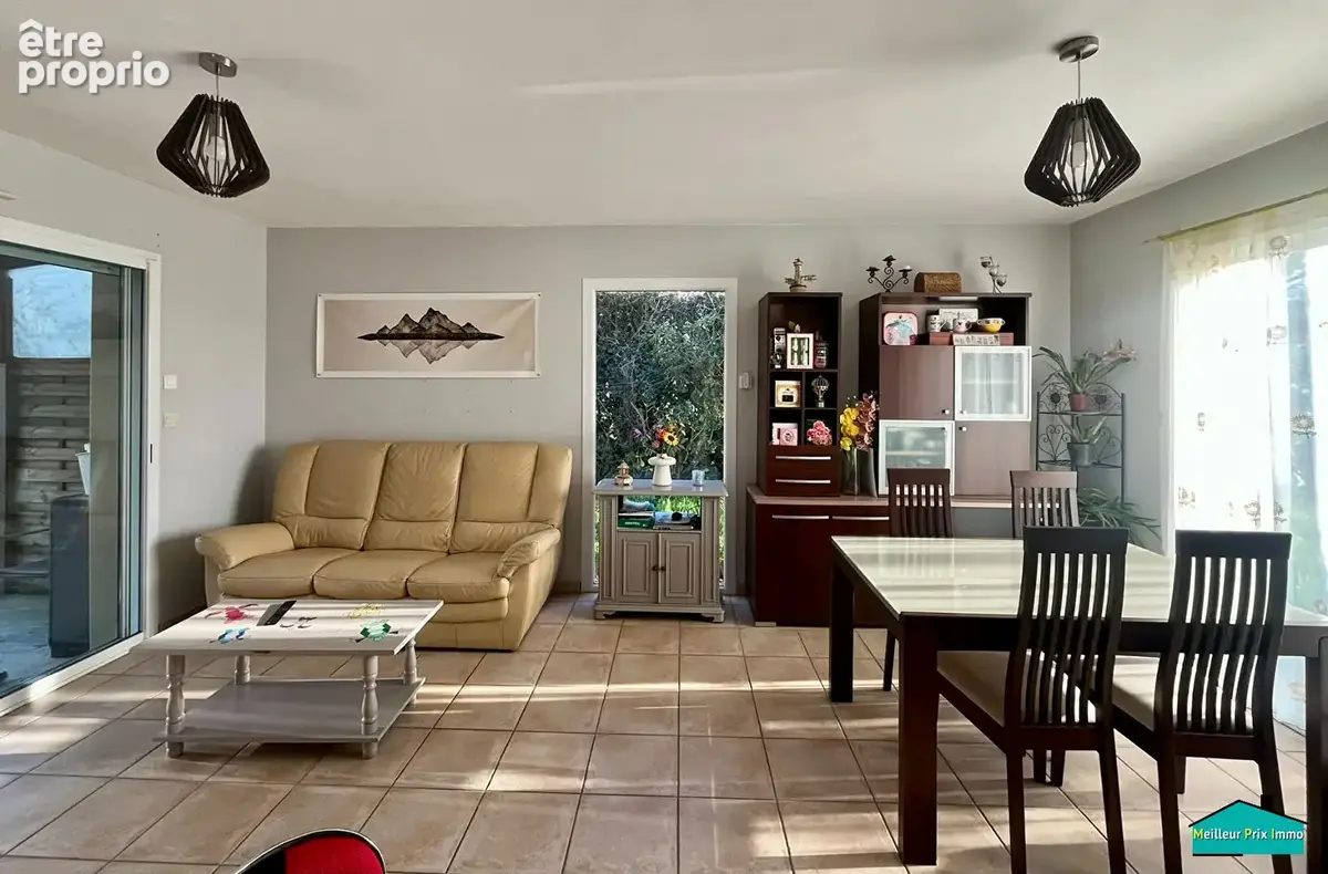 Maison de plain-pied avec 3 chambres et garage attenant - photo 2