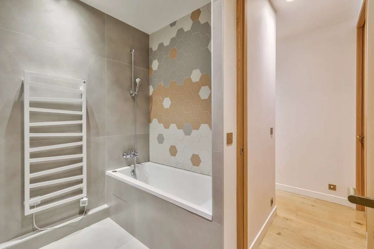 Appartement à NEUILLY-SUR-SEINE