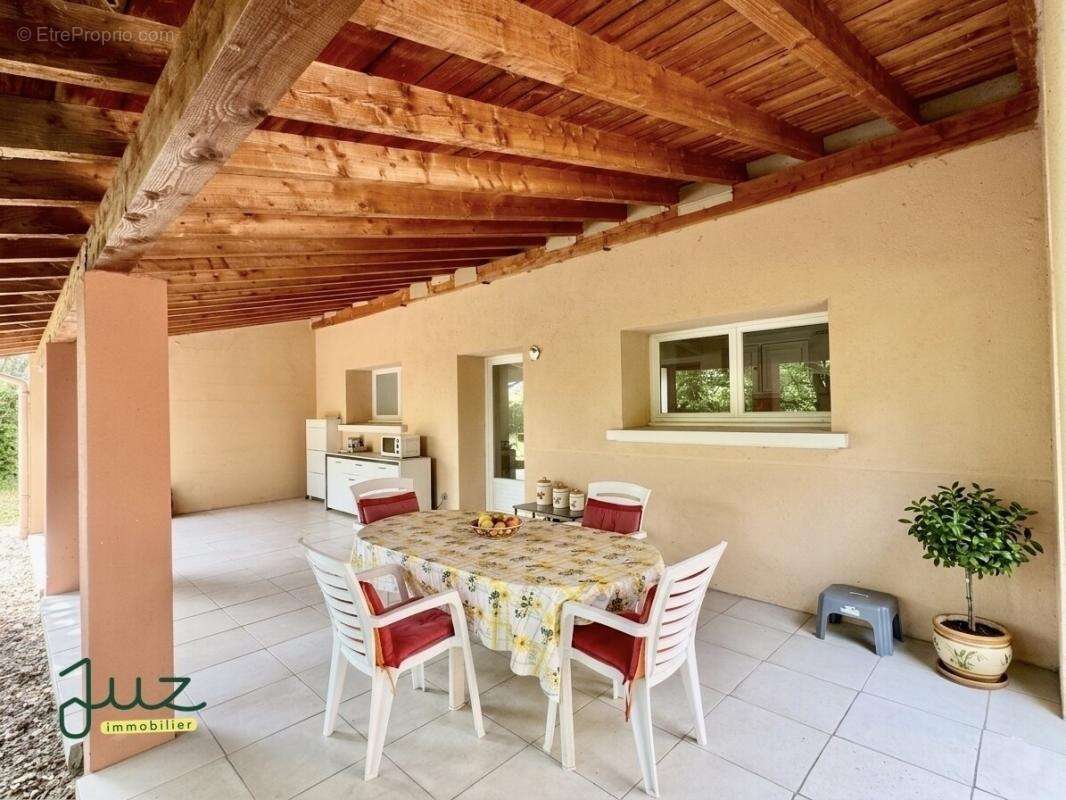 Maison à SURY-LE-COMTAL