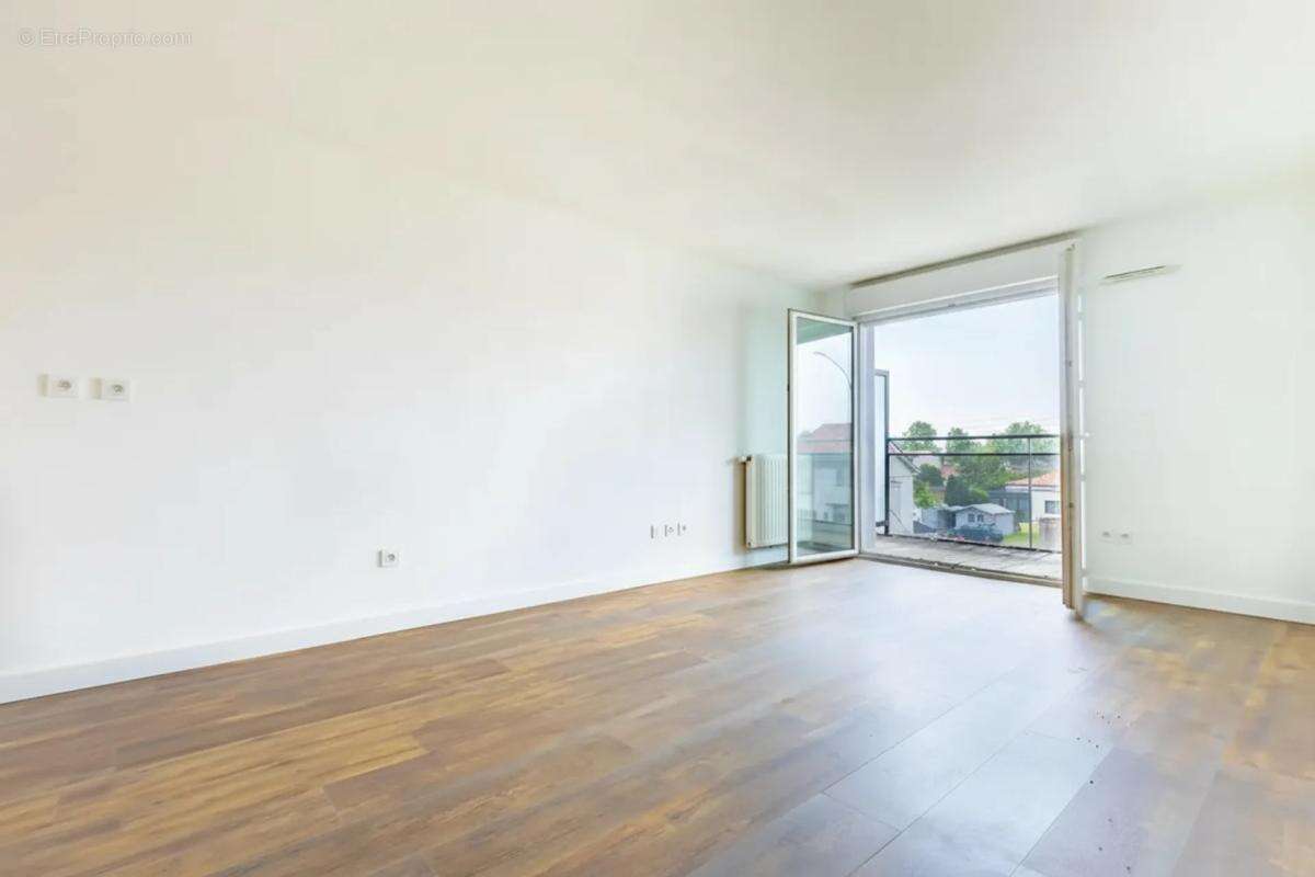 Appartement à SAINT-SEBASTIEN-SUR-LOIRE