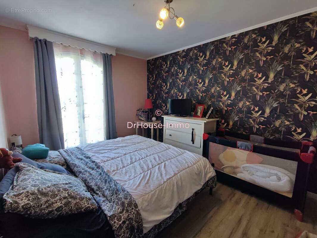 Maison à ROULLET-SAINT-ESTEPHE