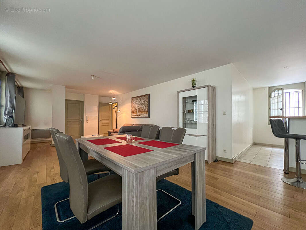 Appartement à SAINTES