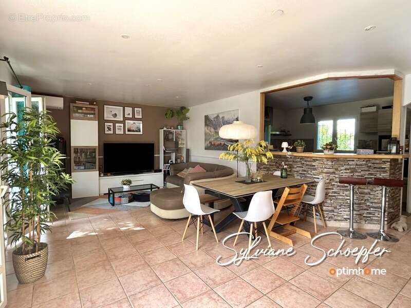 Maison à SAINT-PAUL-TROIS-CHATEAUX