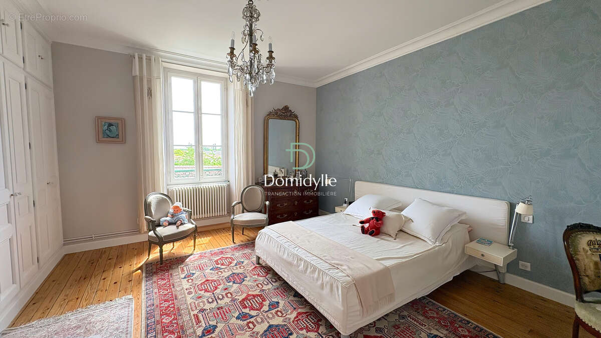Maison à SAINT-JEAN-D'ANGELY