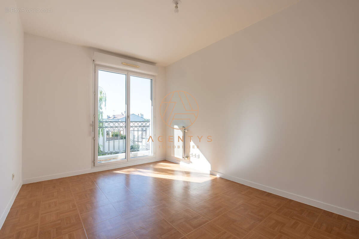 Appartement à LE PERREUX-SUR-MARNE