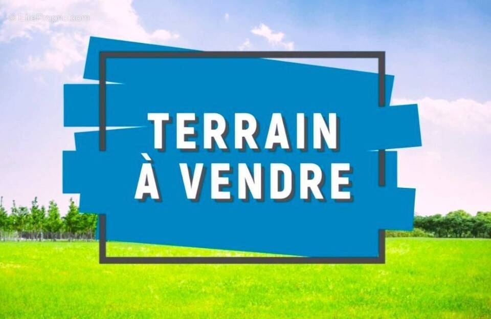 Terrain à LE COUDRAY-MONTCEAUX