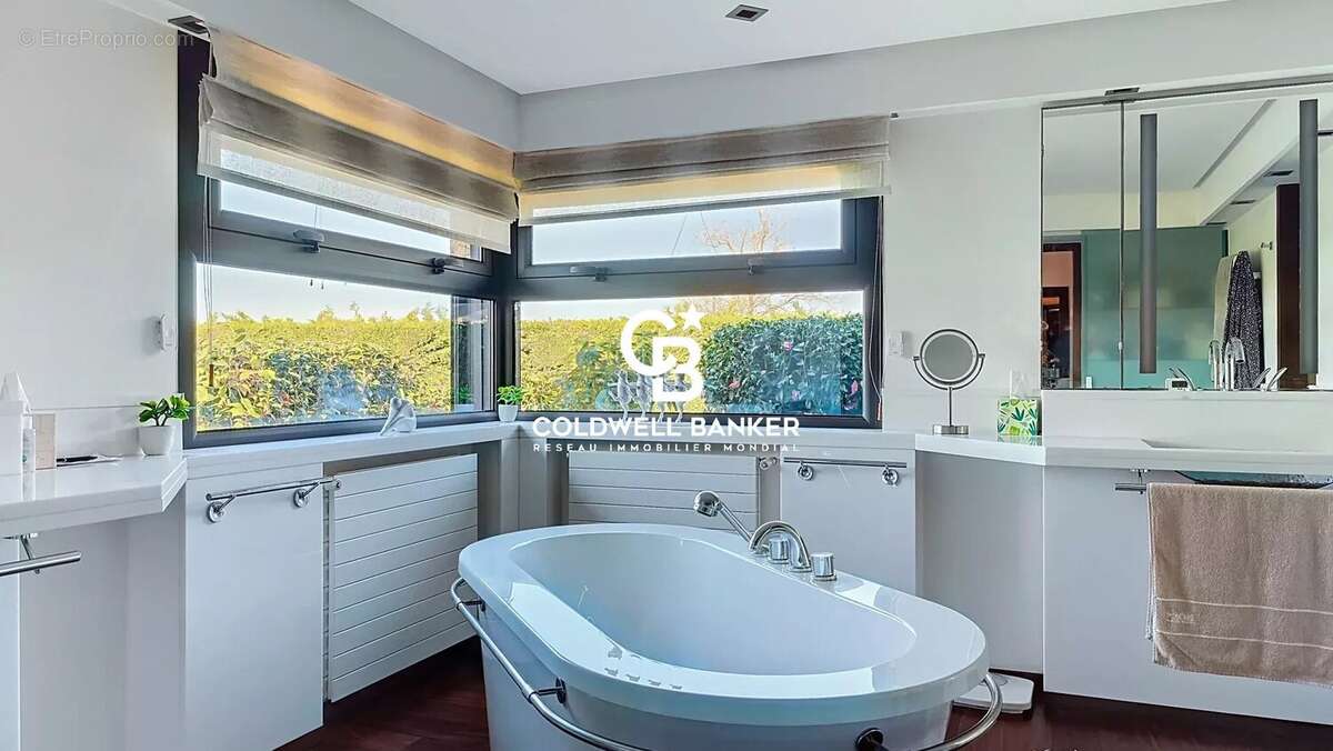 Maison à LES HERBIERS