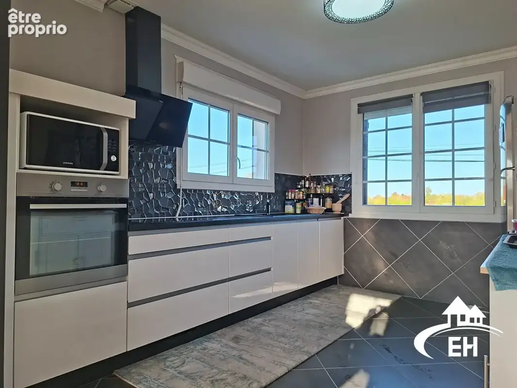 Proche l'aigle - maison 4 chambres sur sous-sol complet - photo 3