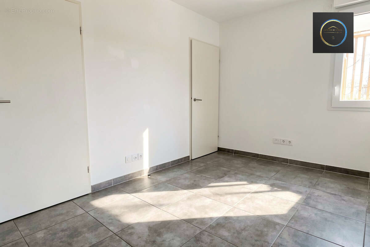 T2 avec grande terrase et garage - photo 8