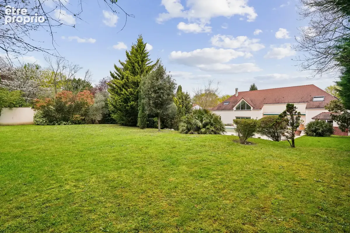 Louveciennes (78) - Maison de prestige avec piscine - photo 6