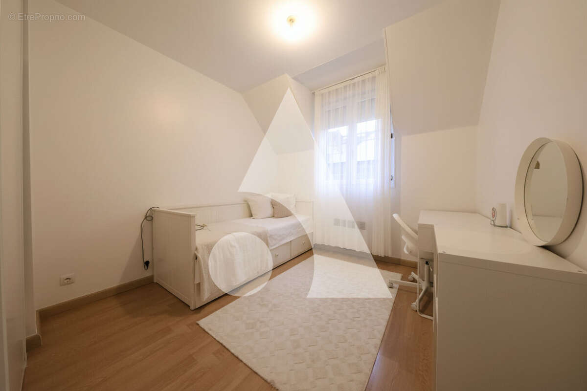 Maison à SAINTRY-SUR-SEINE