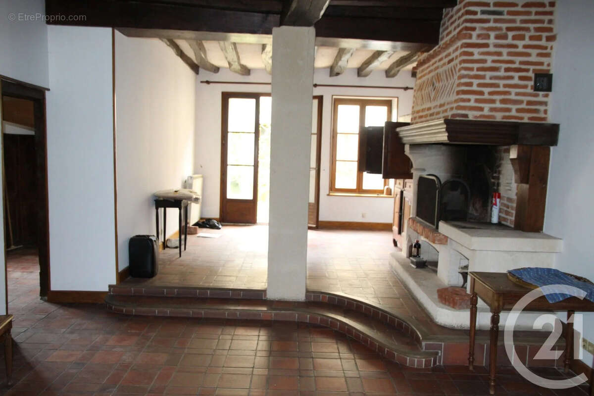 Maison à CHATEAUNEUF-VAL-DE-BARGIS