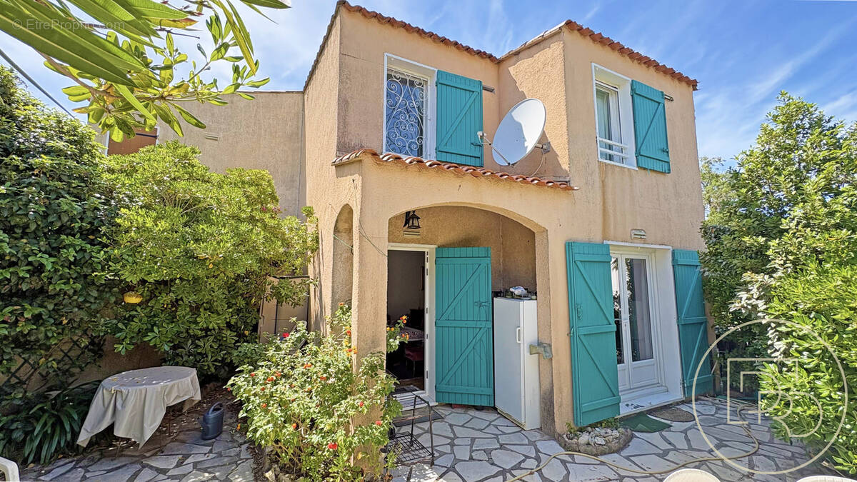 Maison à HYERES