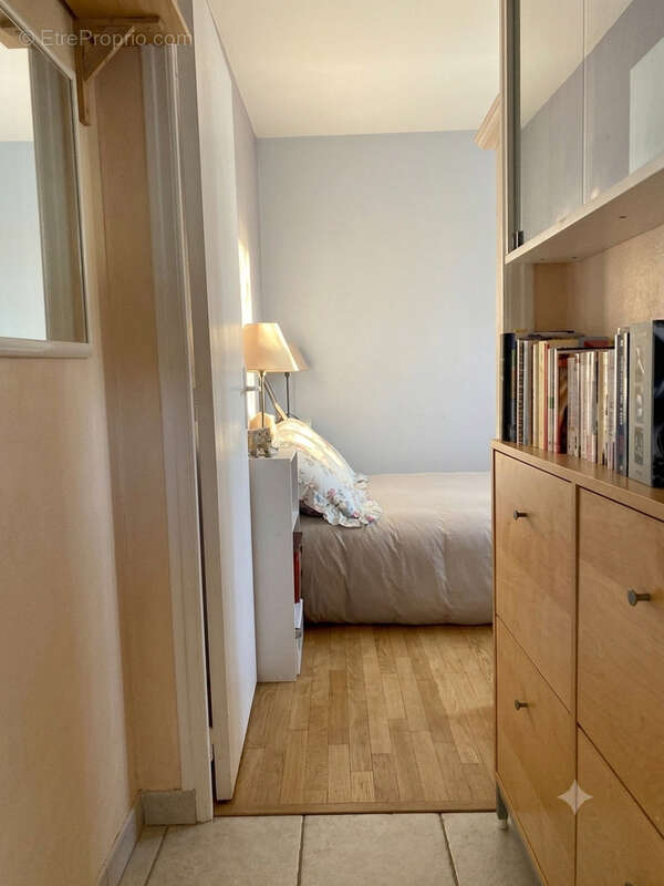 Plain-pied sur 845m2 avec garage a 2 pas du lac ! - photo 2