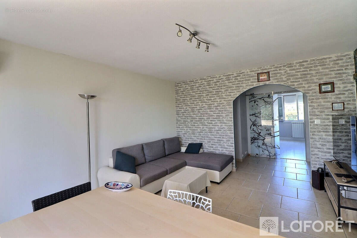 Appartement à HYERES