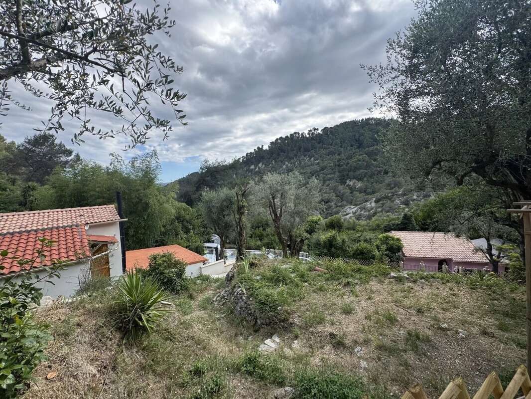 Escarene : bien rare sur le secteur ! propriété de charme avec maison individuelle 4 pièces, 3 chambres, bureau, 185m²  en total - photo 47