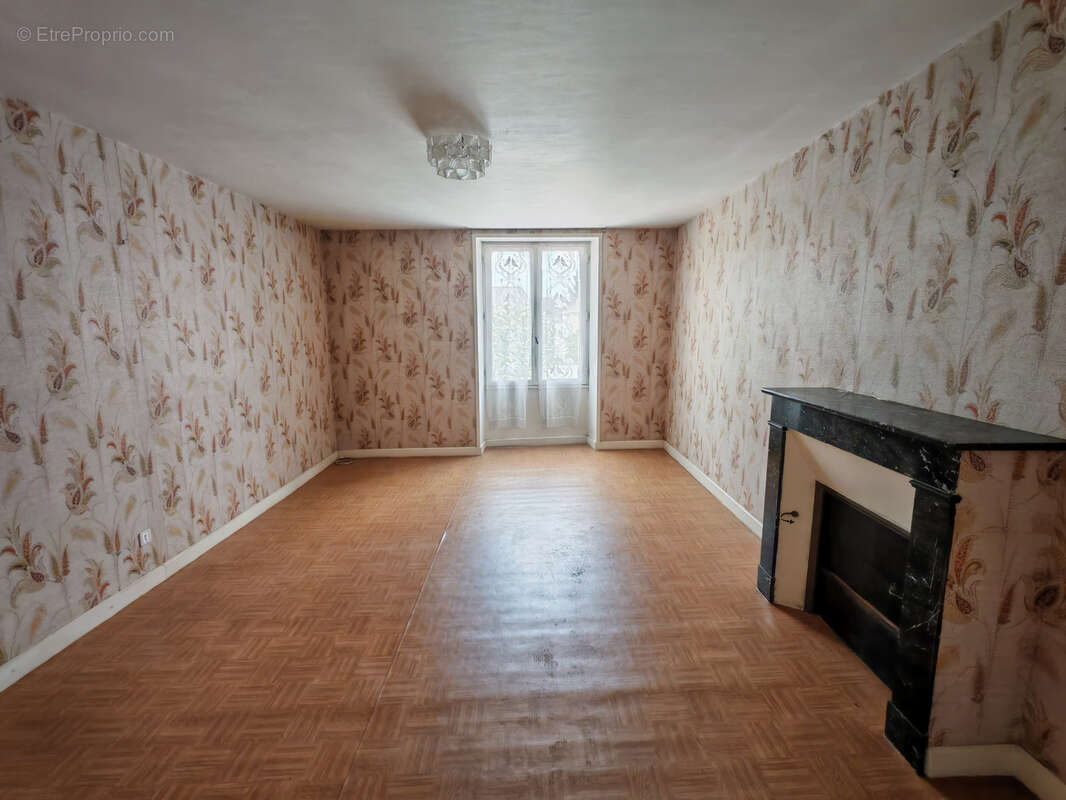 Maison à LA ROUXIERE