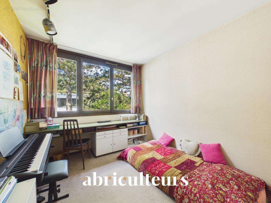 Magnifique panorama en dernier étage - Appartement T5 de 99m² à Garches (92380) - photo 21