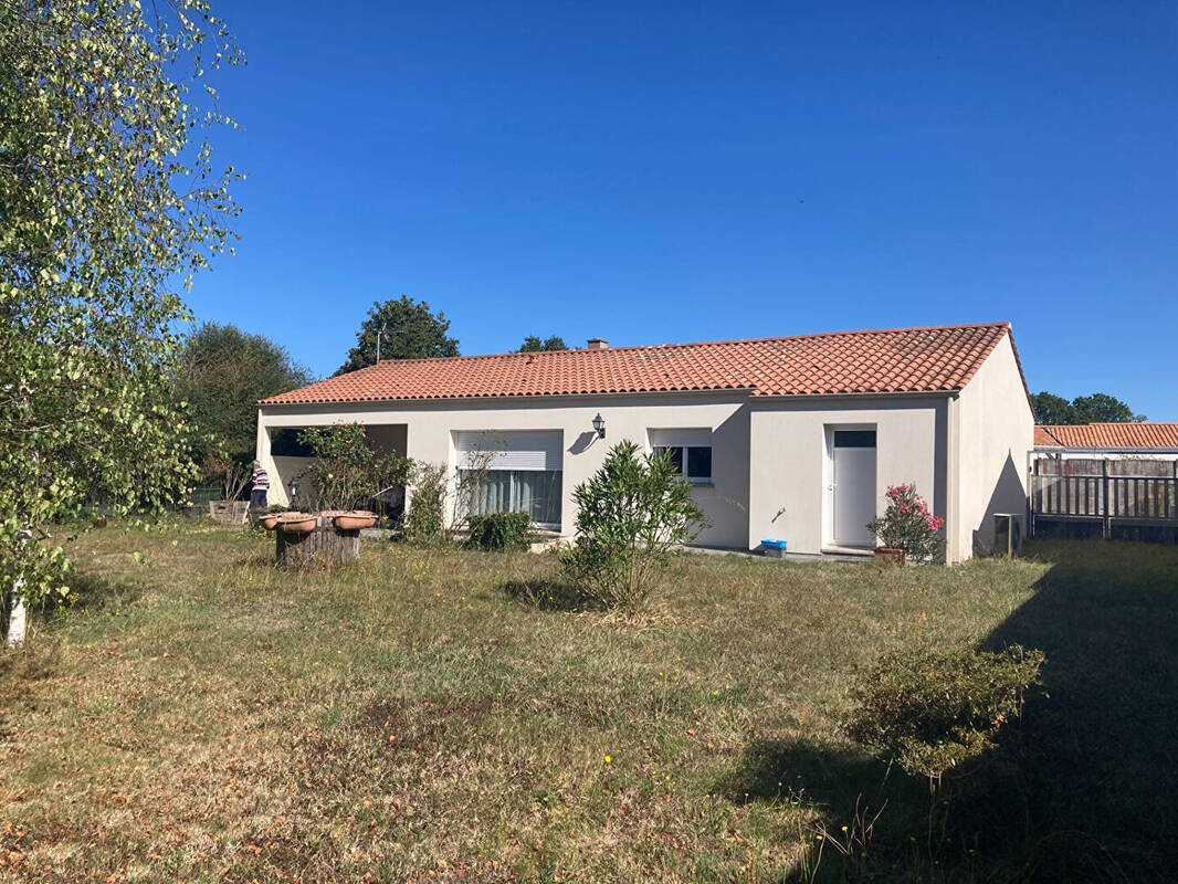 Maison à FROIDFOND