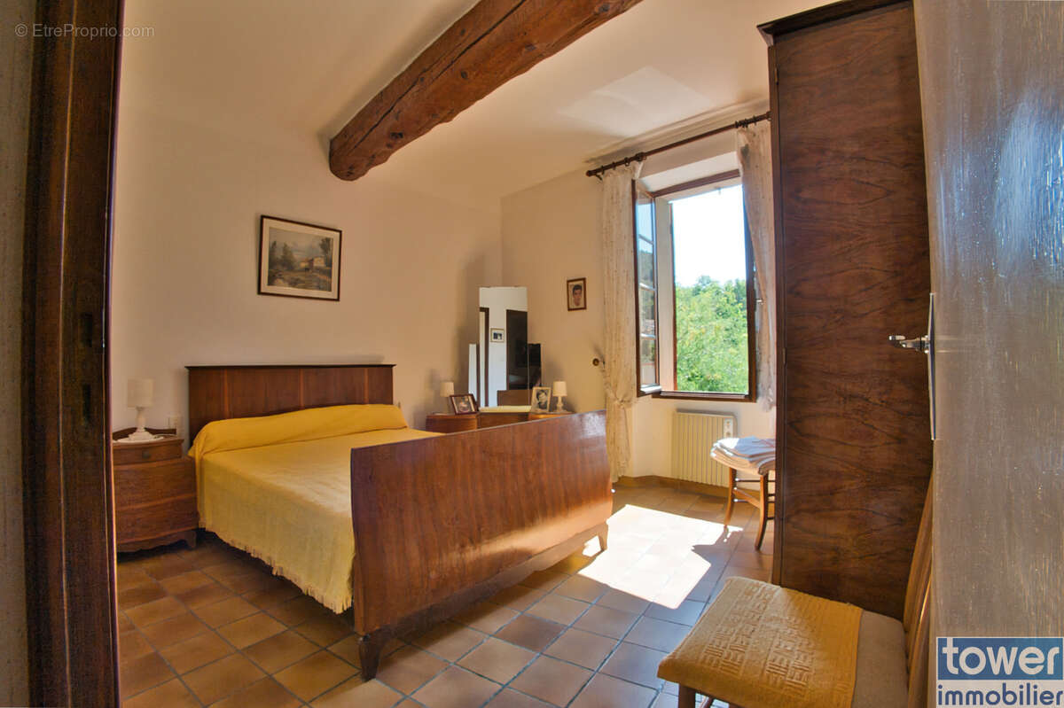 Maison de Village 120 m2 - 6 pièces   4 chambres - grenier 83 m2 - photo 8