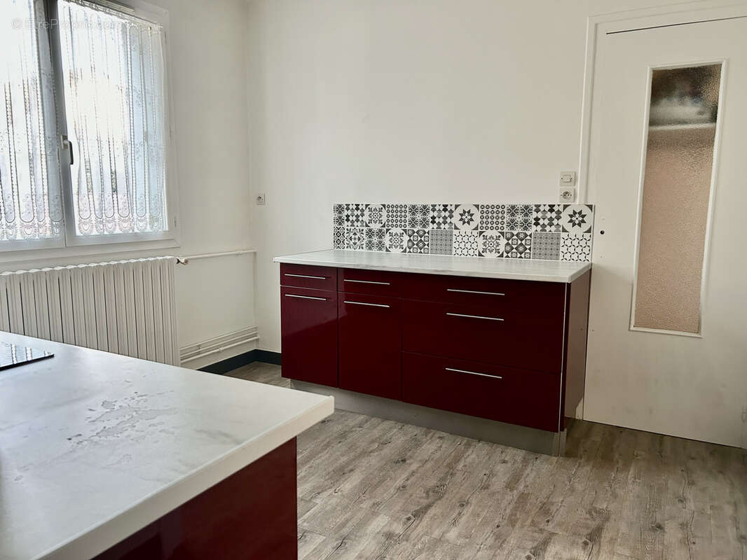 Maison à LA VILLE-AUX-DAMES