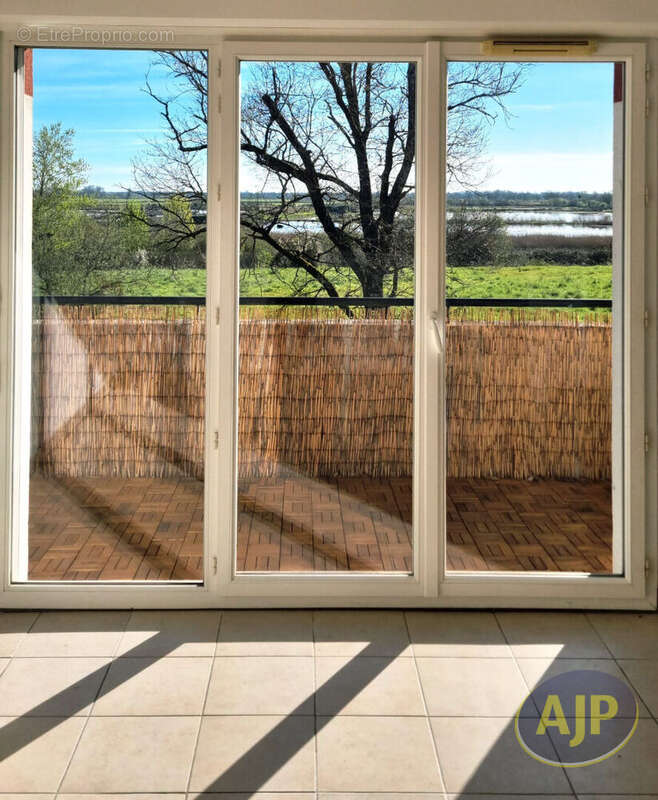 Appartement à PAREMPUYRE