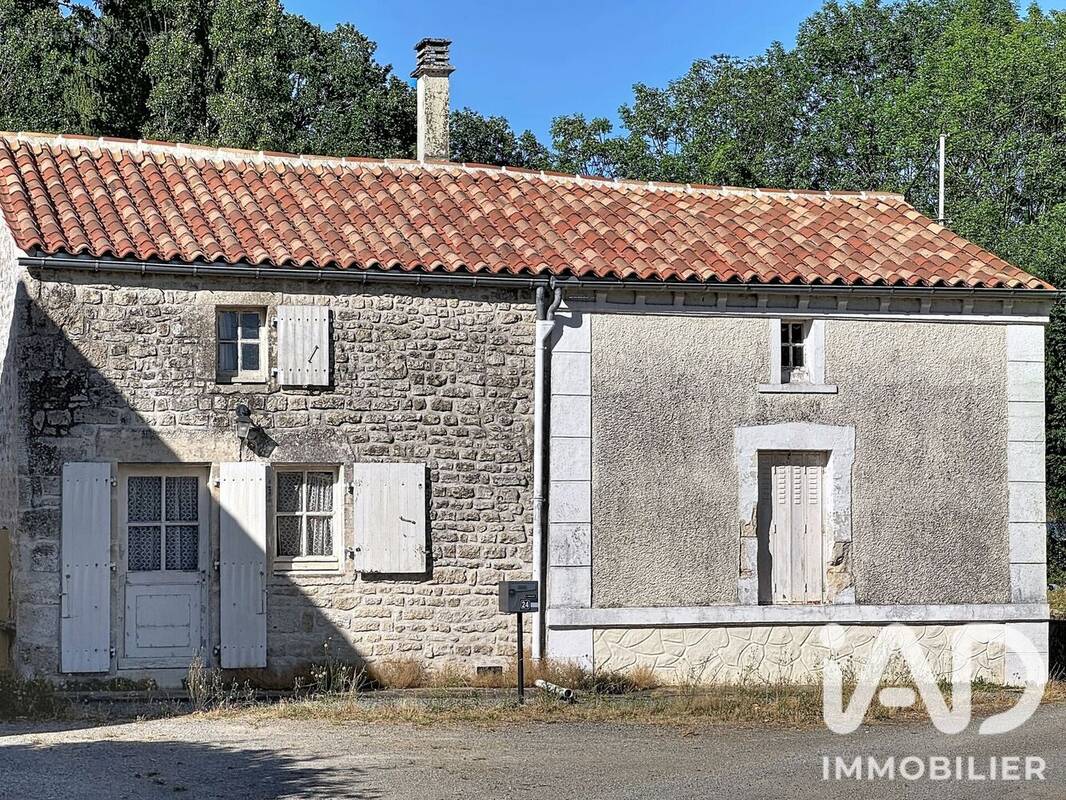 Photo 1 - Maison à SAINT-MICHEL-LE-CLOUCQ